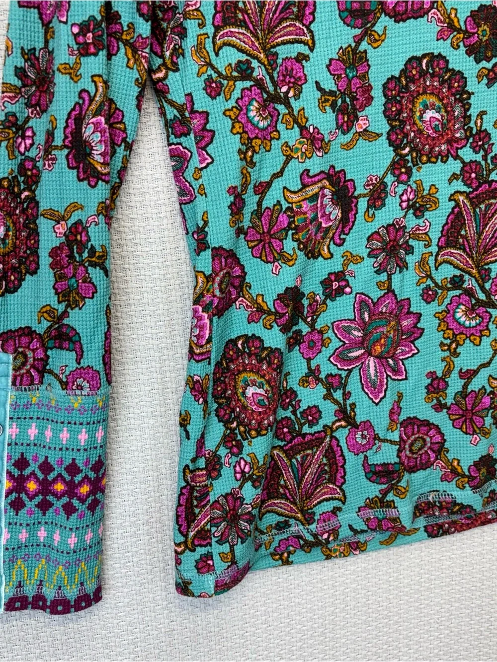 Sundance Thermal Top Womens Large Blue Floral Waffle Knit Button Cuff Sleeve - Picture 6 of 11